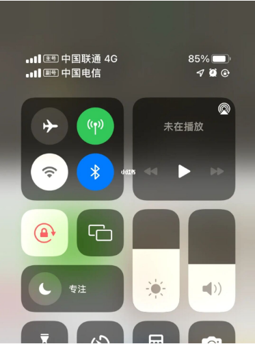 柯桥苹果手机维修分享iPhone双卡信号解决办法 